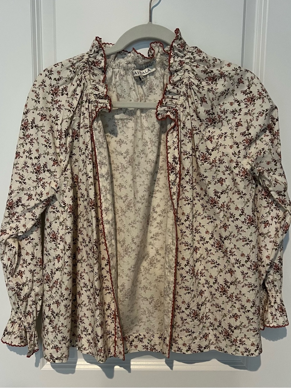 Baybala Harper top in overgrown floral XS
